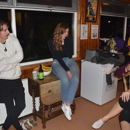Loch Ness Lochside Hostel - Adults Only, Social Backpackers Atmosphere Инвърмористън Екстериор снимка