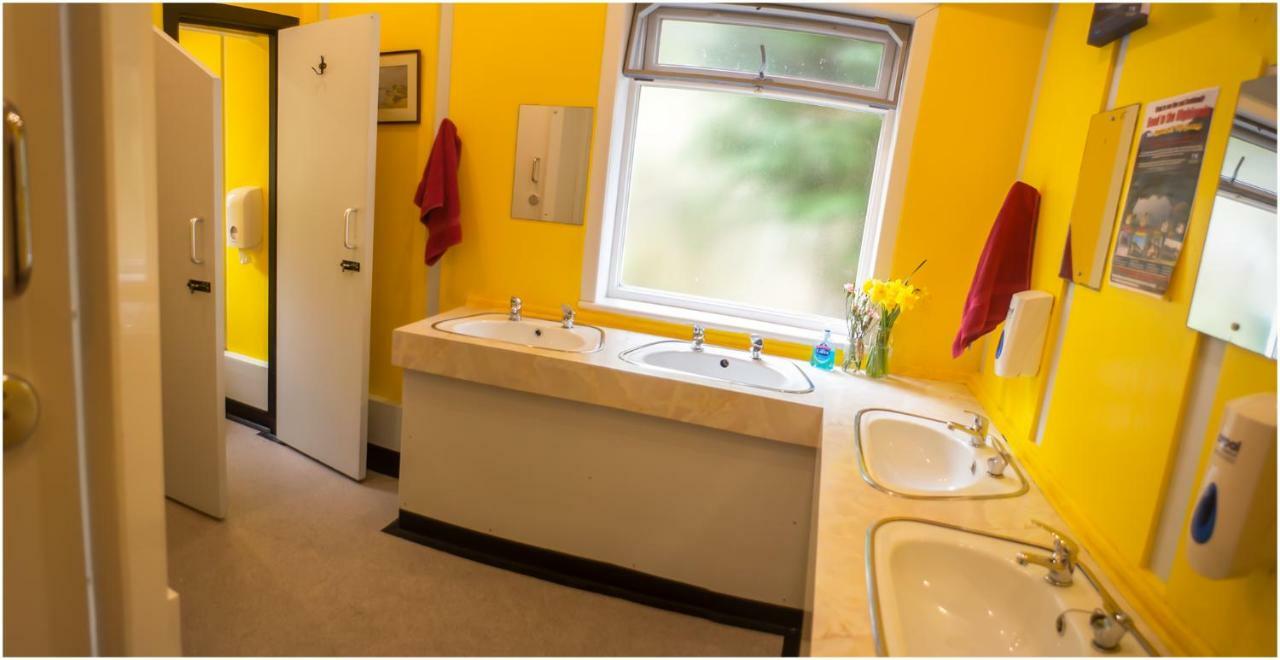 Loch Ness Lochside Hostel - Adults Only, Social Backpackers Atmosphere Инвърмористън Екстериор снимка