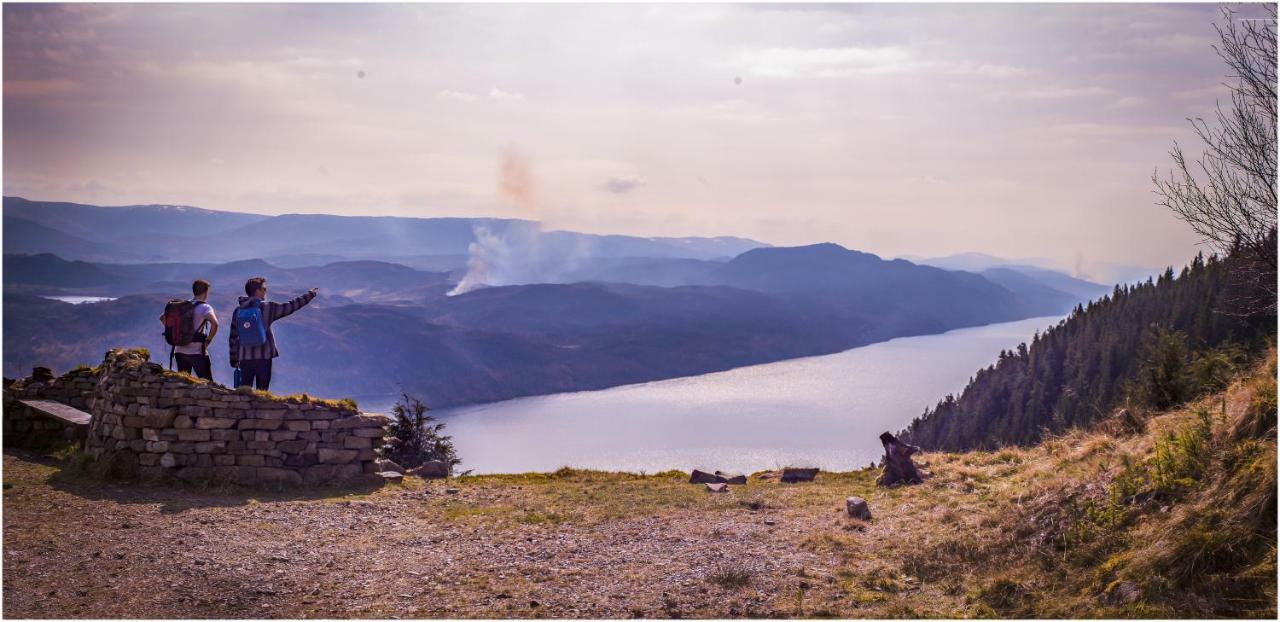Loch Ness Lochside Hostel - Adults Only, Social Backpackers Atmosphere Инвърмористън Екстериор снимка