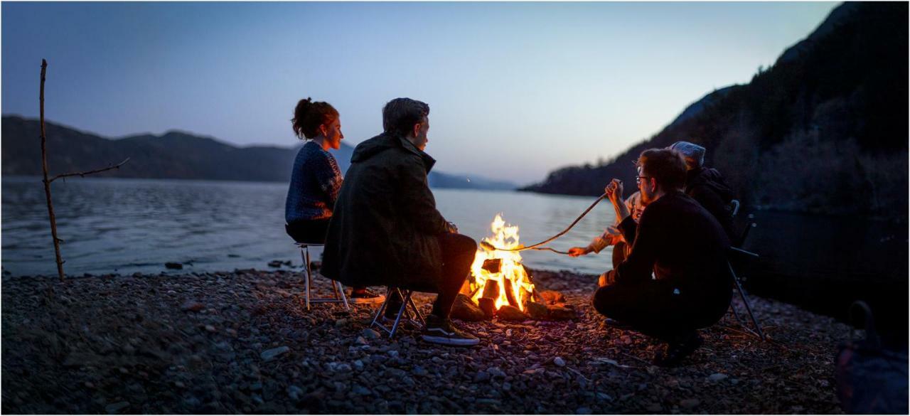 Loch Ness Lochside Hostel - Adults Only, Social Backpackers Atmosphere Инвърмористън Екстериор снимка