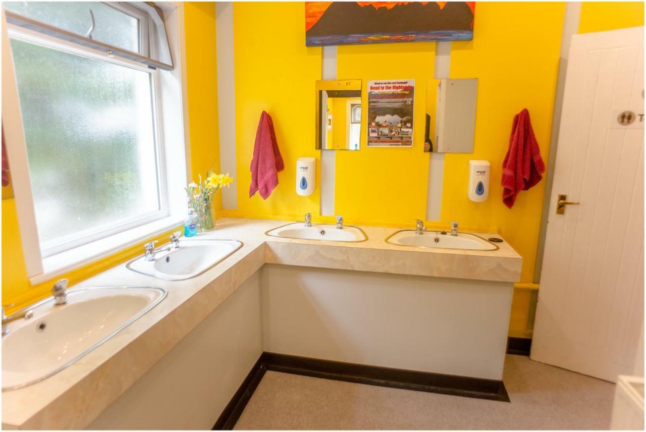 Loch Ness Lochside Hostel - Adults Only, Social Backpackers Atmosphere Инвърмористън Екстериор снимка