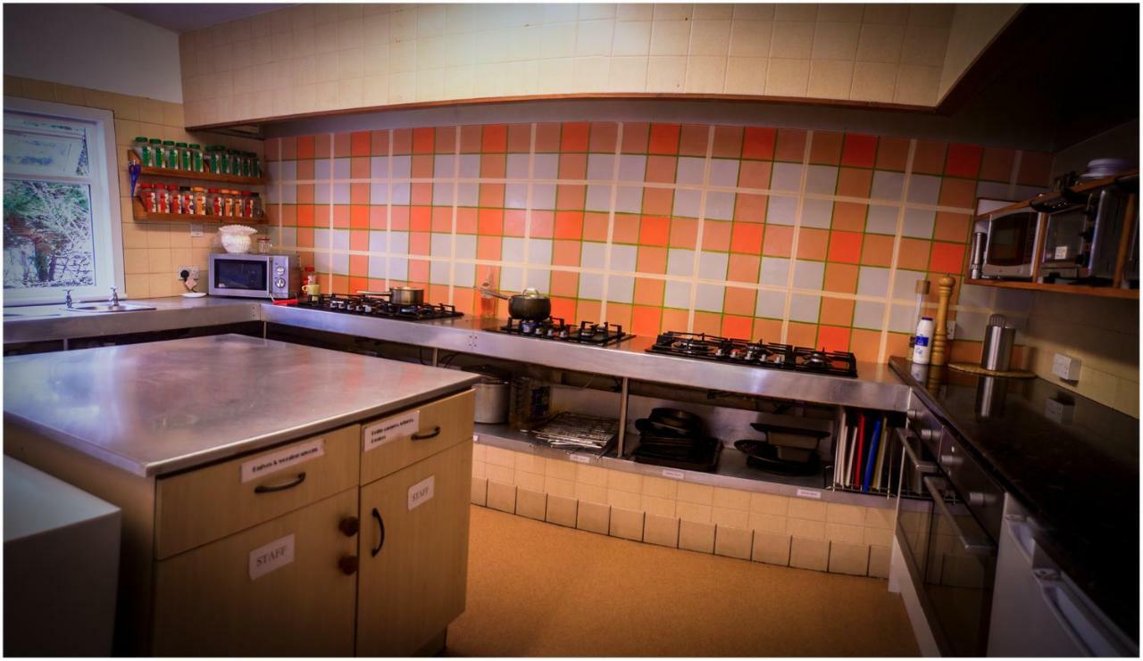 Loch Ness Lochside Hostel - Adults Only, Social Backpackers Atmosphere Инвърмористън Екстериор снимка